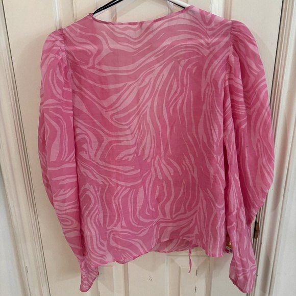 H&M pink swirl top wrap with belt * taking offers - Picture 5 of 6